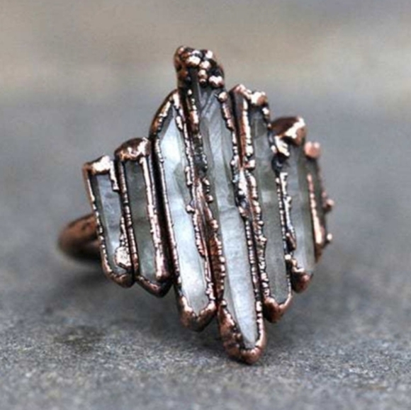 Jewelry - White Quartz copper statement ring